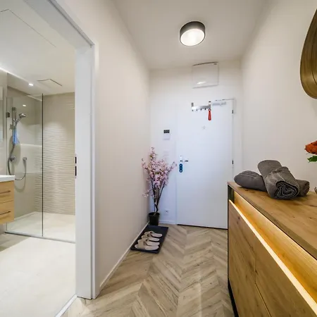 Apartment Apartia Center *